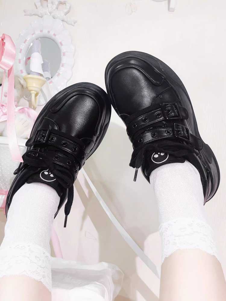 Casual platform sneakers