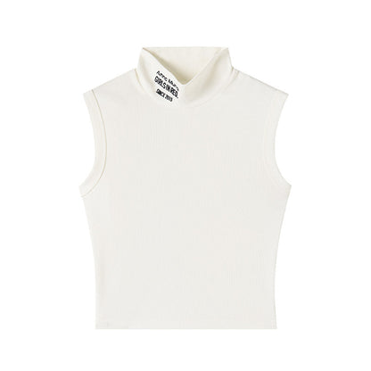 Tight-fitting high neck sleeveless with embroidery