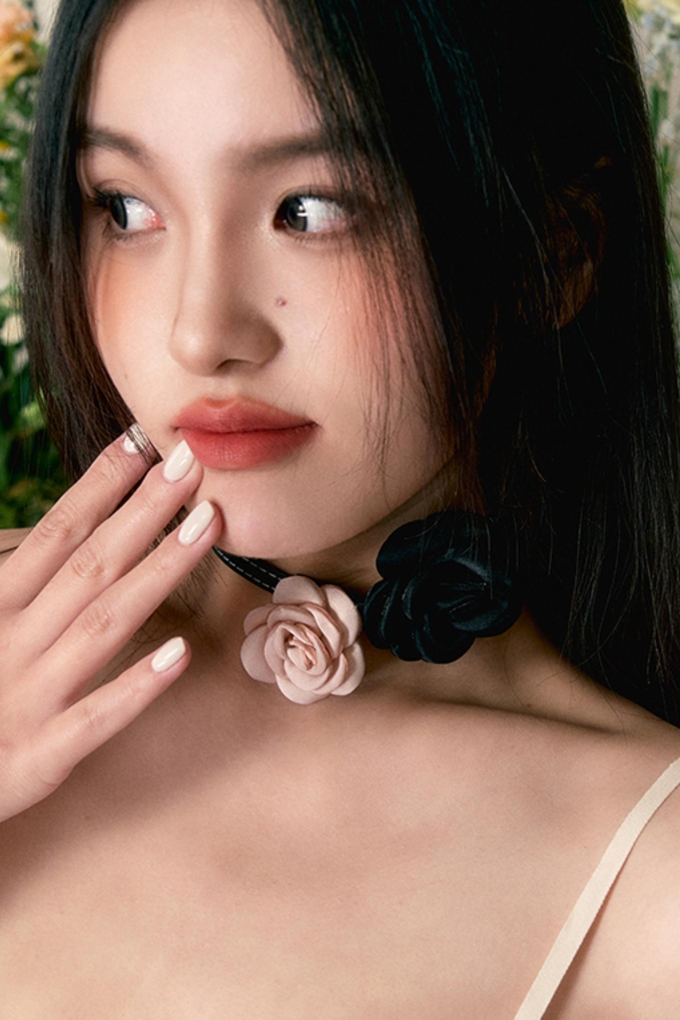 Floral Choker Necklace