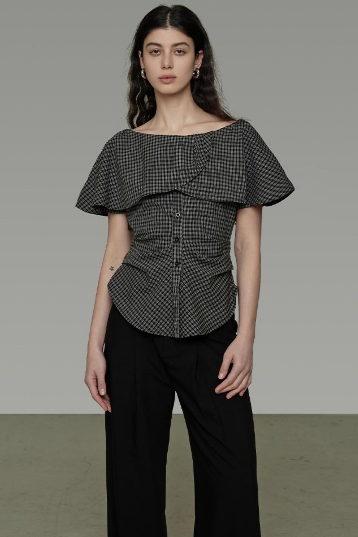 Chic One-Shoulder Lace Stripe Blouse