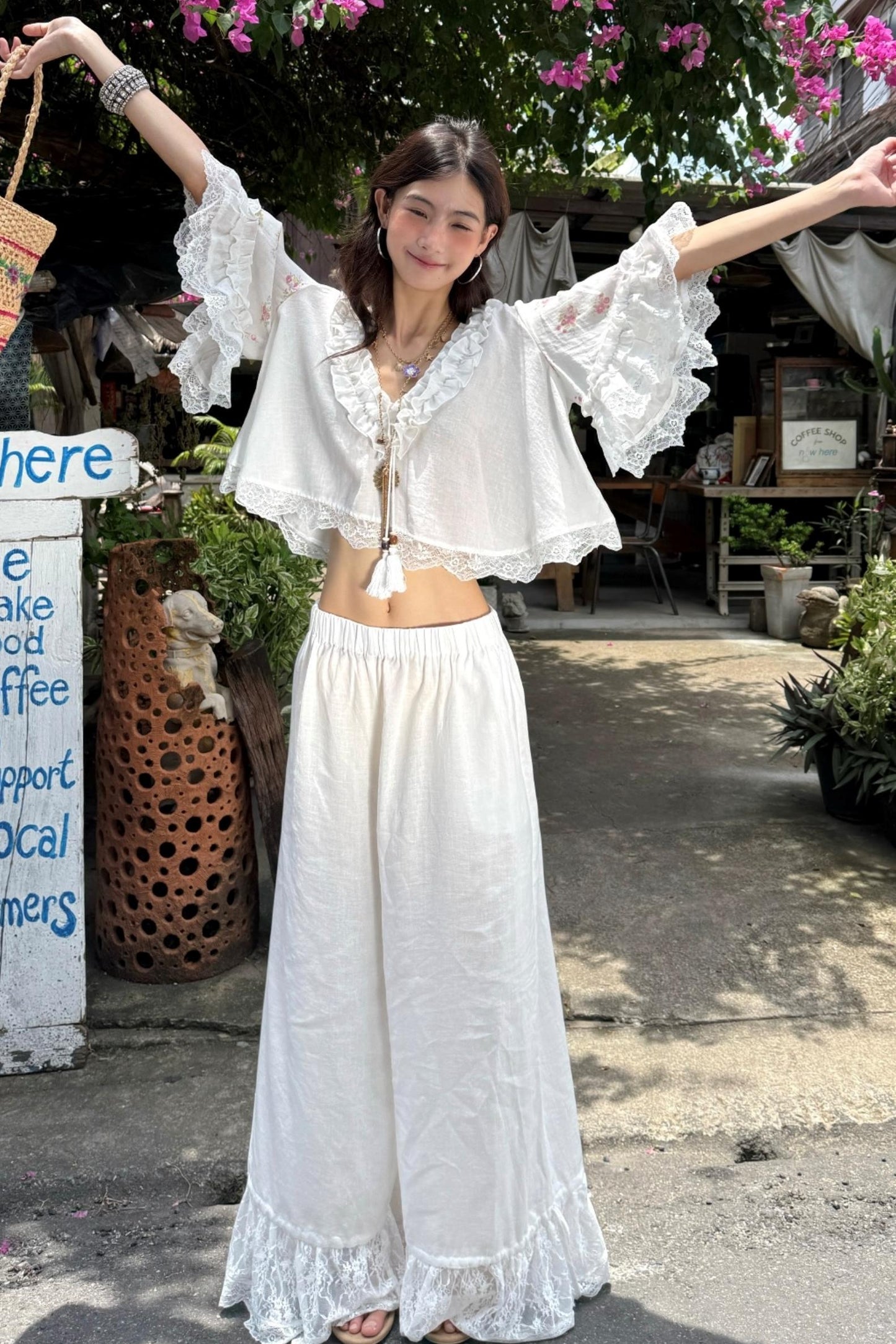 Floral Lace Resort Set-Up