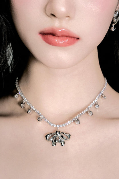 Zirconia Bow Necklace