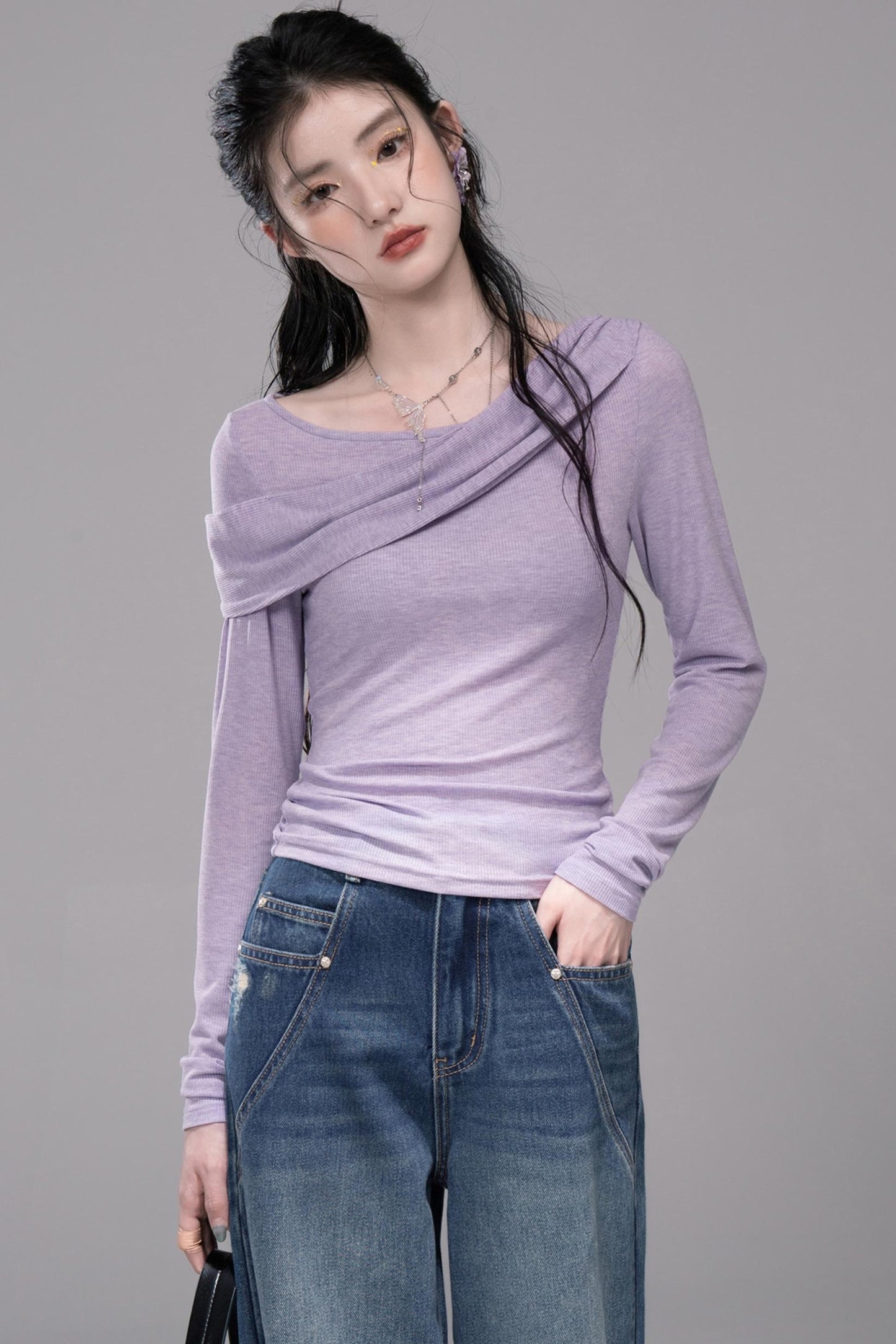 Diagonal Silhouette Long Sleeve Knit Top