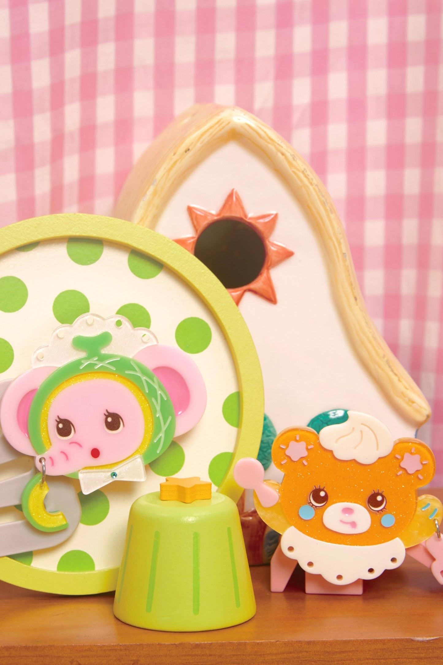 Honeydew Elephant Cream Acrylic Hairpin Edge Clip