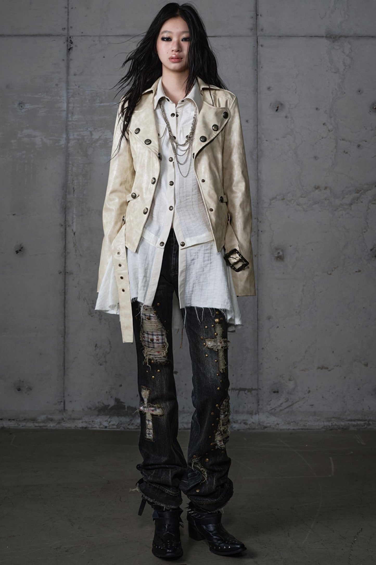 Distressed Straight Slim Jeans