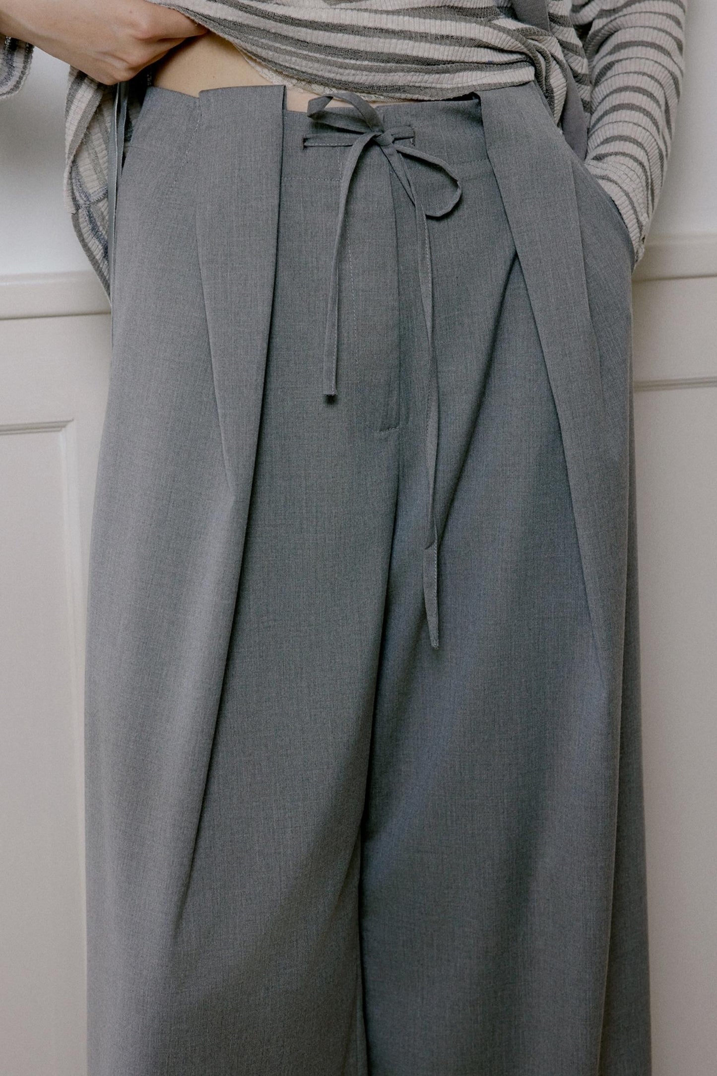 Gray Loose-Fitting Wide-Leg Pants