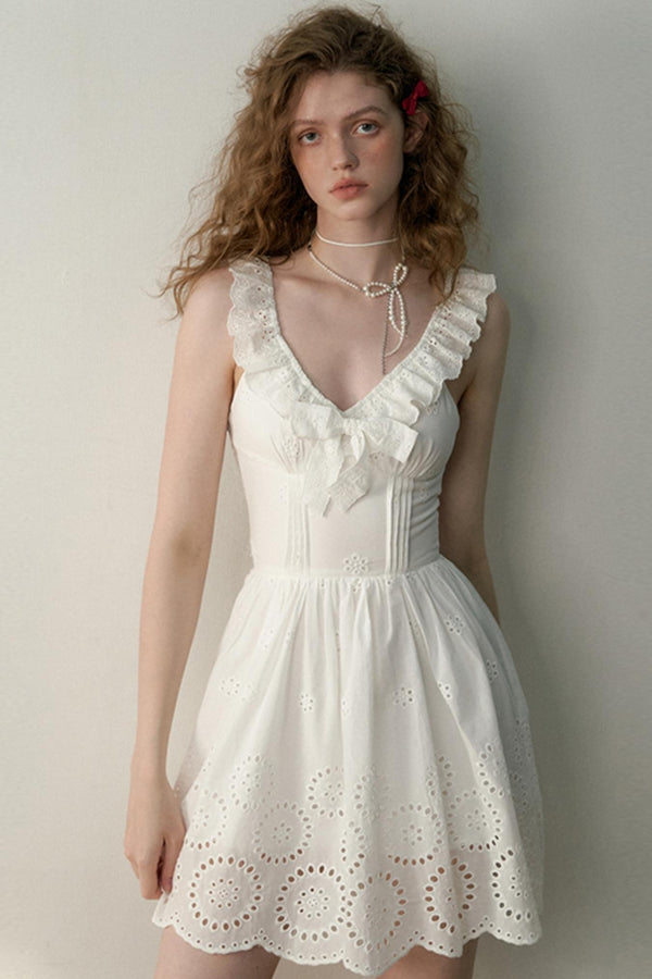 Elegance White V-Neck Ribbon Dress