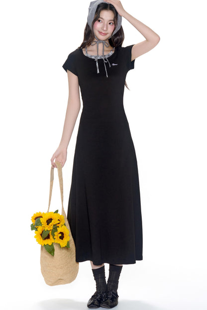 Schmal geschnittenes, einfarbiges, langes Kleid
