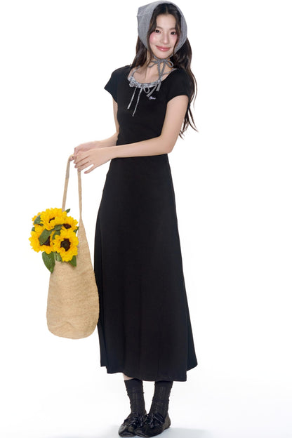 Schmal geschnittenes, einfarbiges, langes Kleid