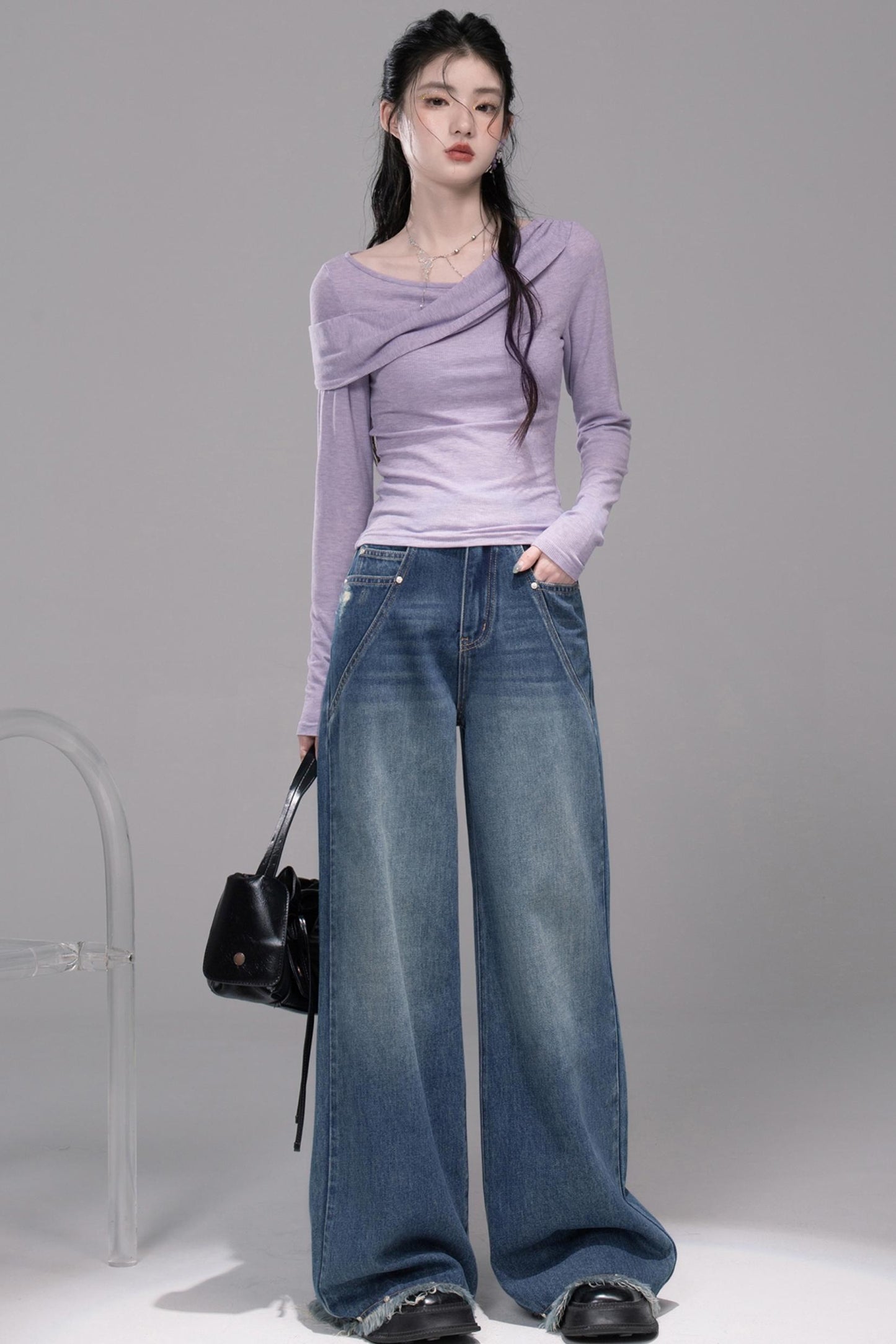 Diagonal Silhouette Long Sleeve Knit Top