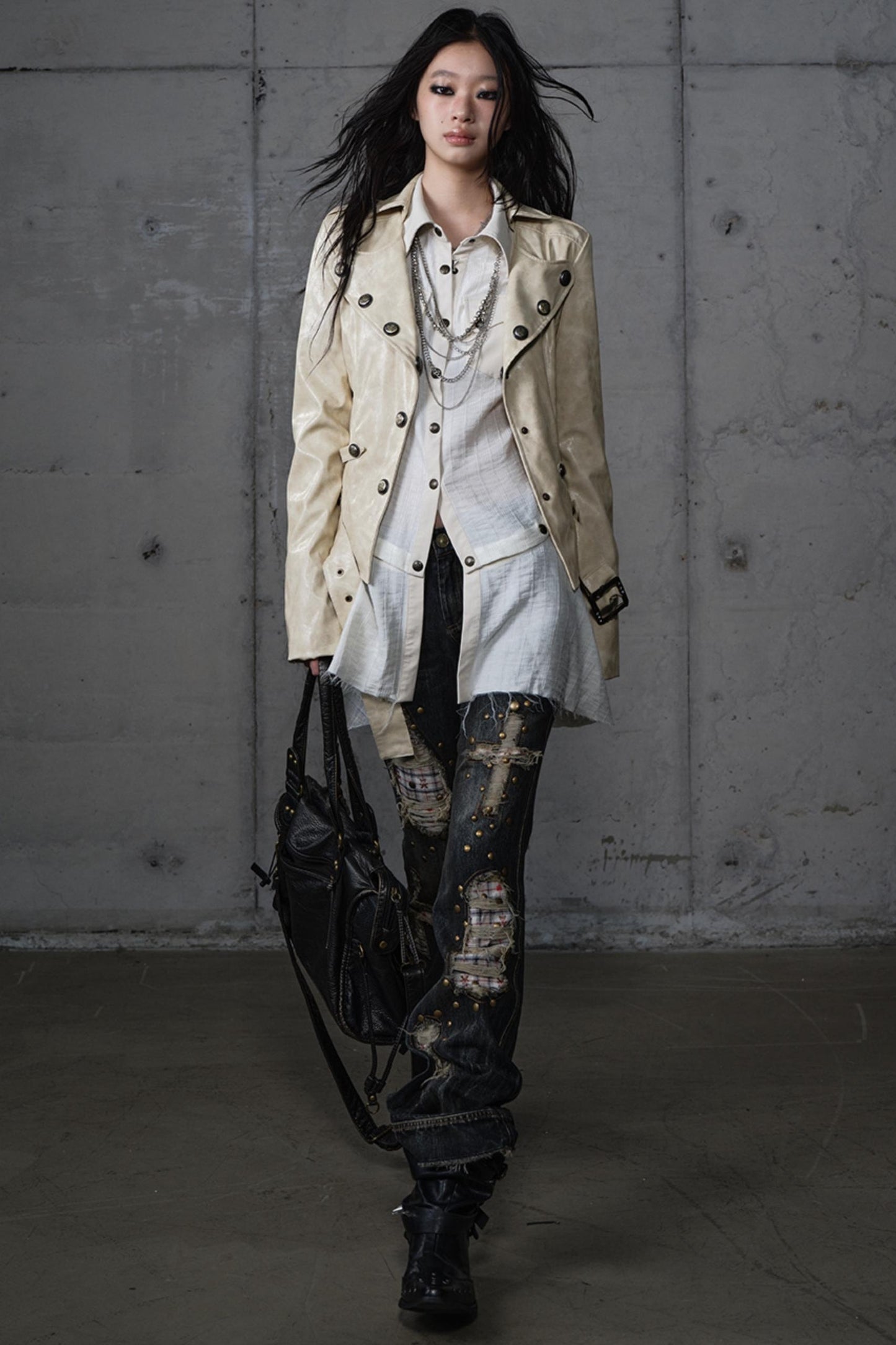 Distressed Straight Slim Jeans