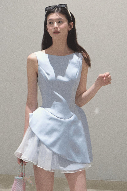 Stunning Choker-Style Saree Dress