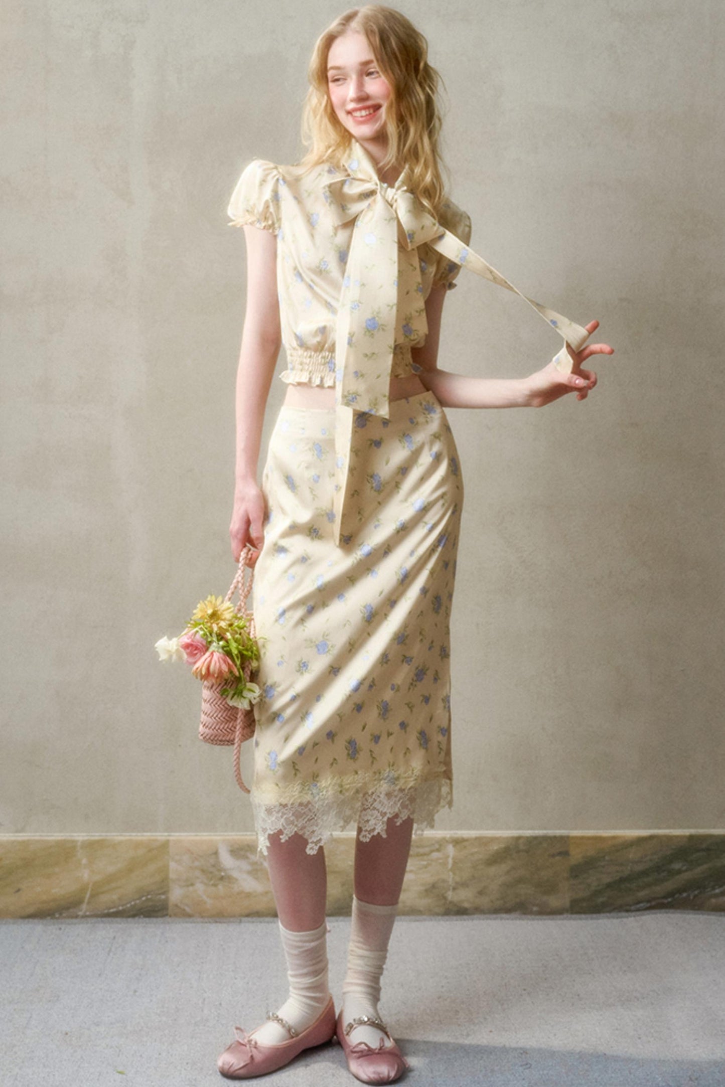 Elegant Lace Skirt Shirt Set-Up