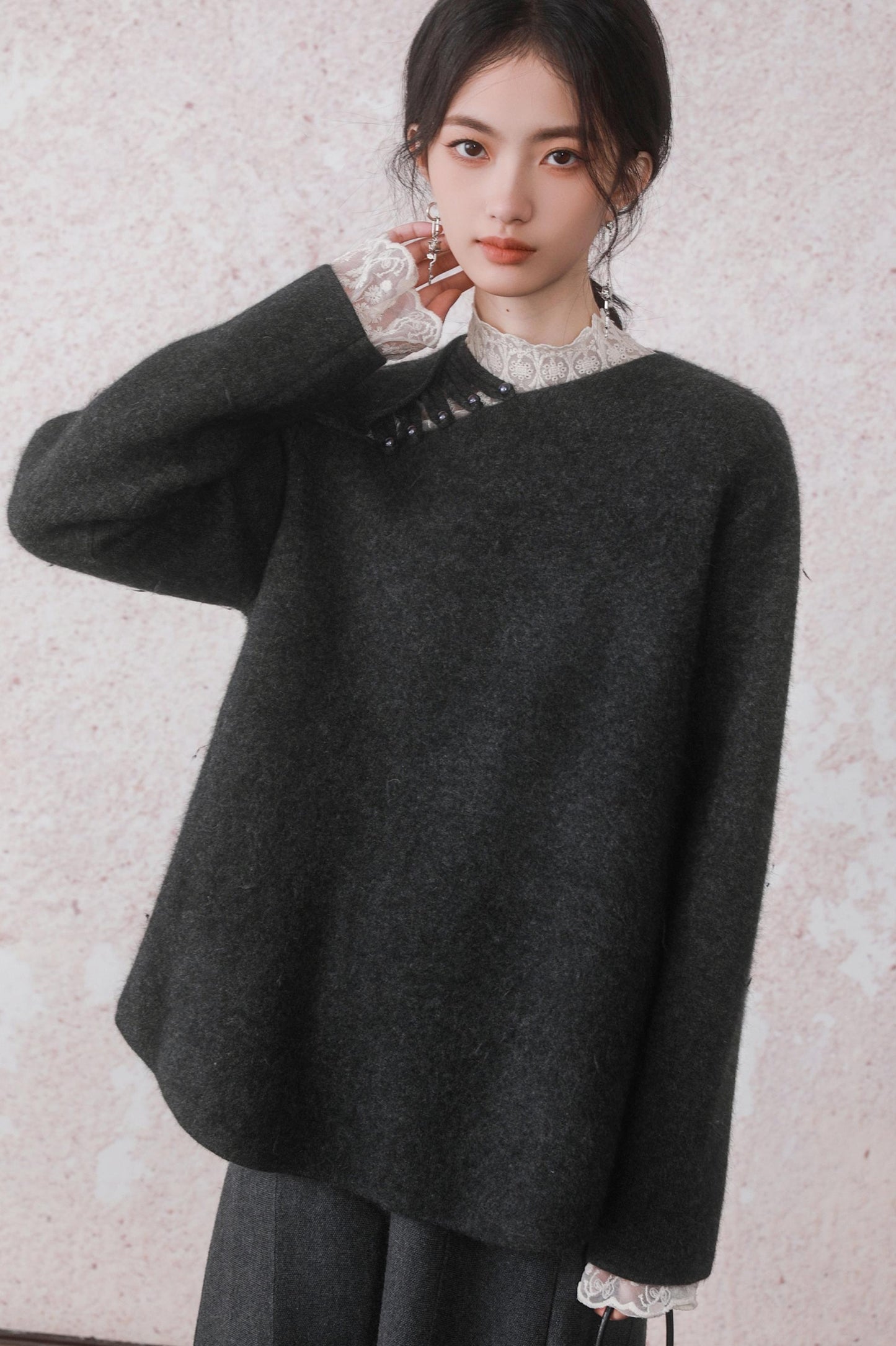 Lack Disc Buckle Sweater Top