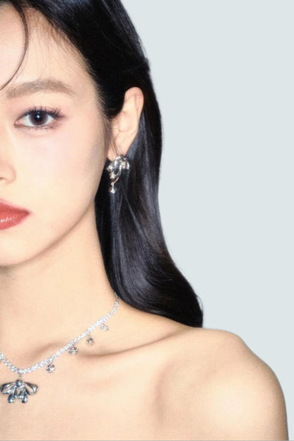 Zirconia Bow Necklace