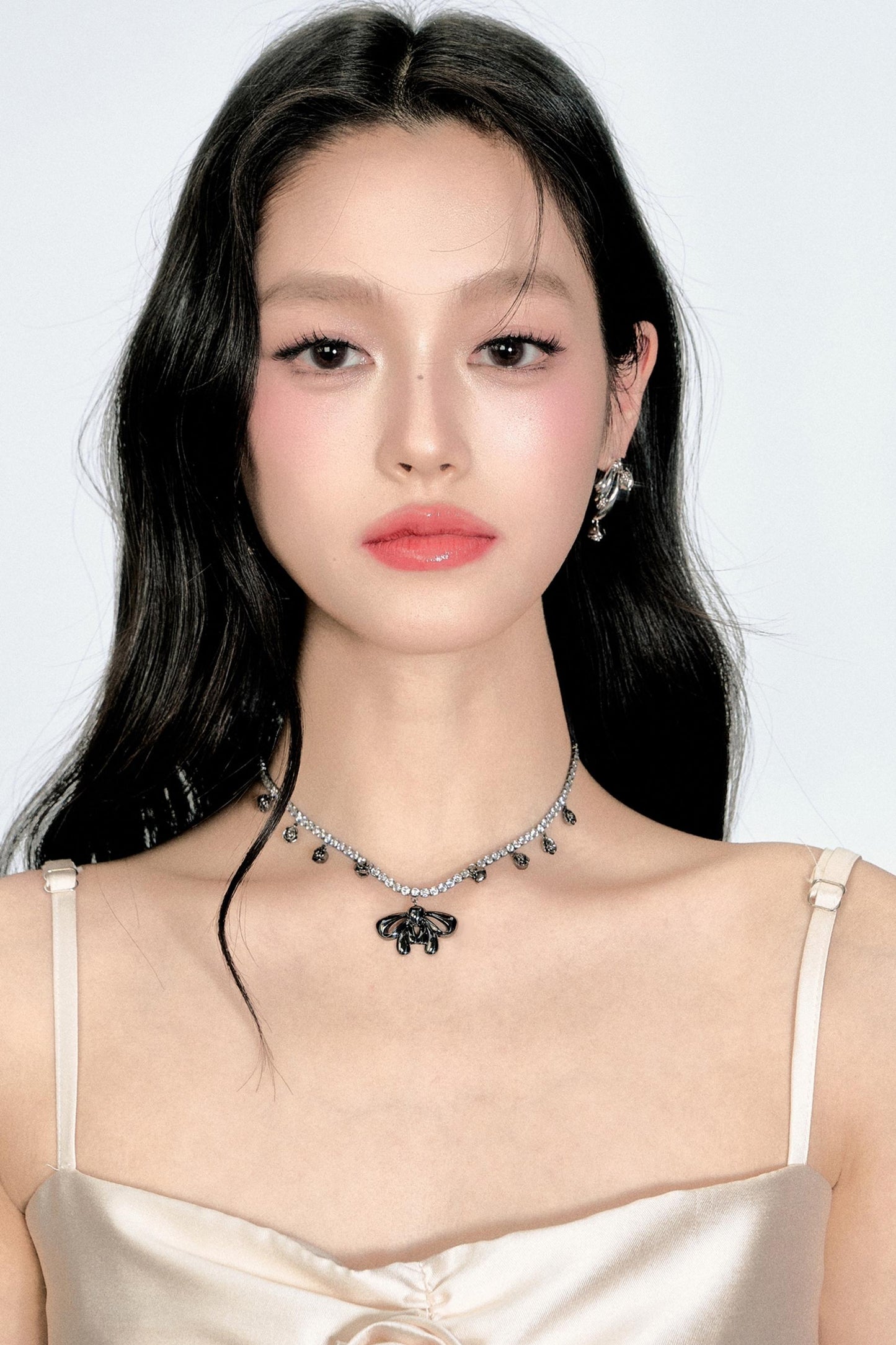 Zirconia Bow Necklace