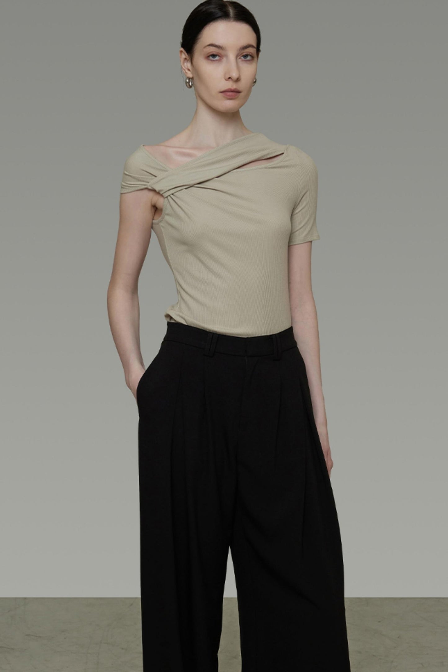 Shoulder Design Tank