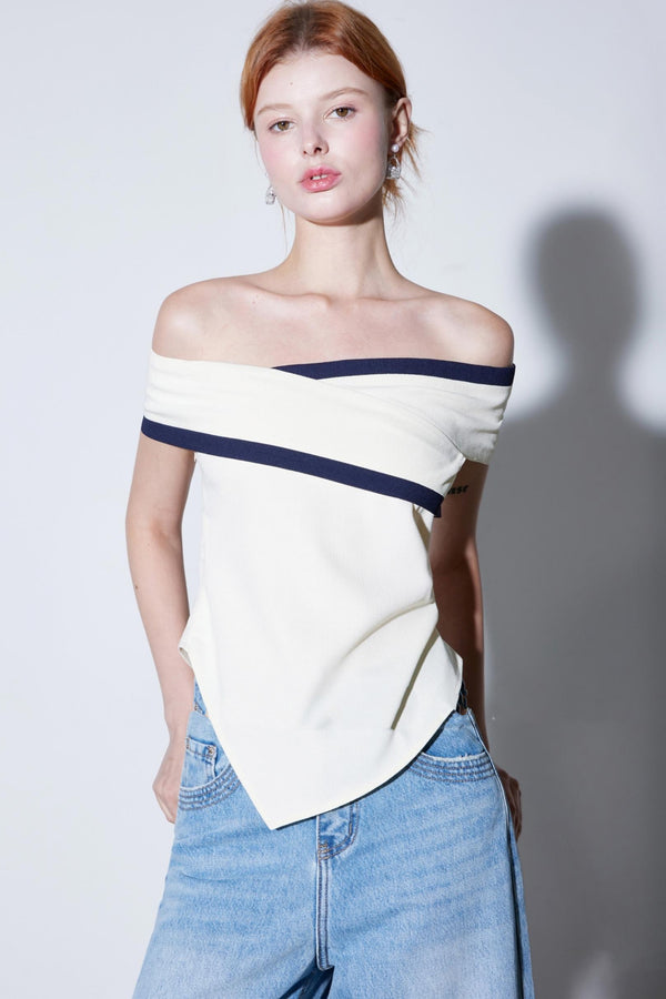 French Commuting One-Shoulder Plaid Top