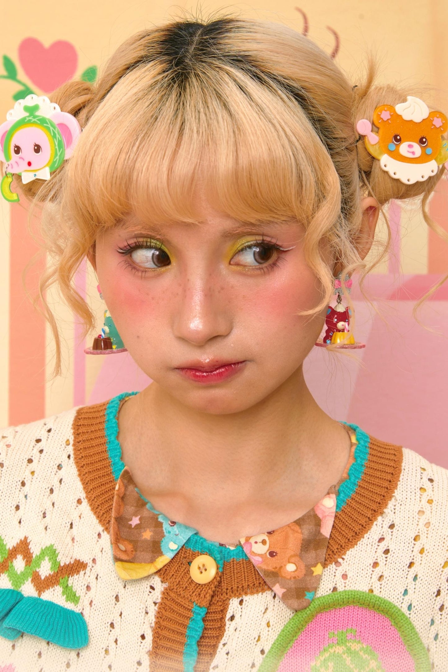 Honeydew Elephant Cream Acrylic Hairpin Edge Clip