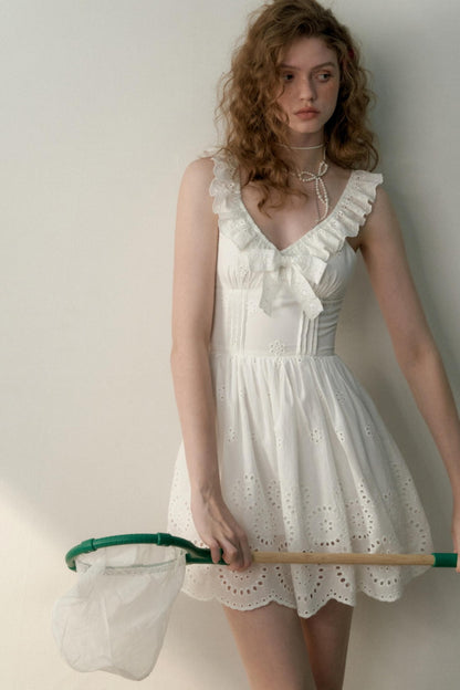 Elegance White V-Neck Ribbon Dress