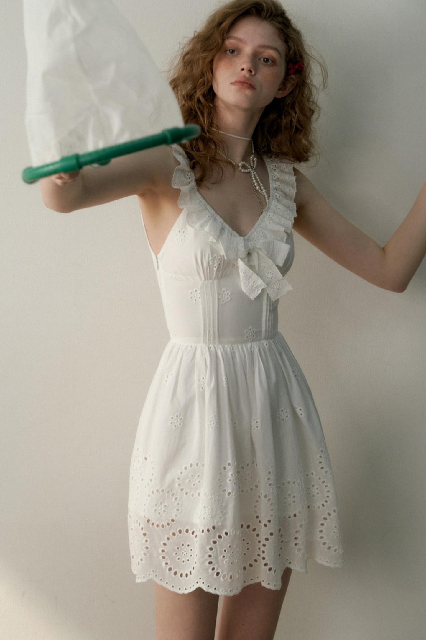 Elegance White V-Neck Ribbon Dress