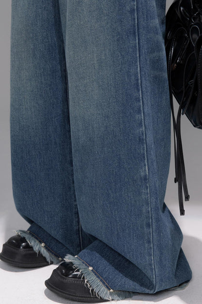 Diagonal Silhouette Long Sleeve Knit Top