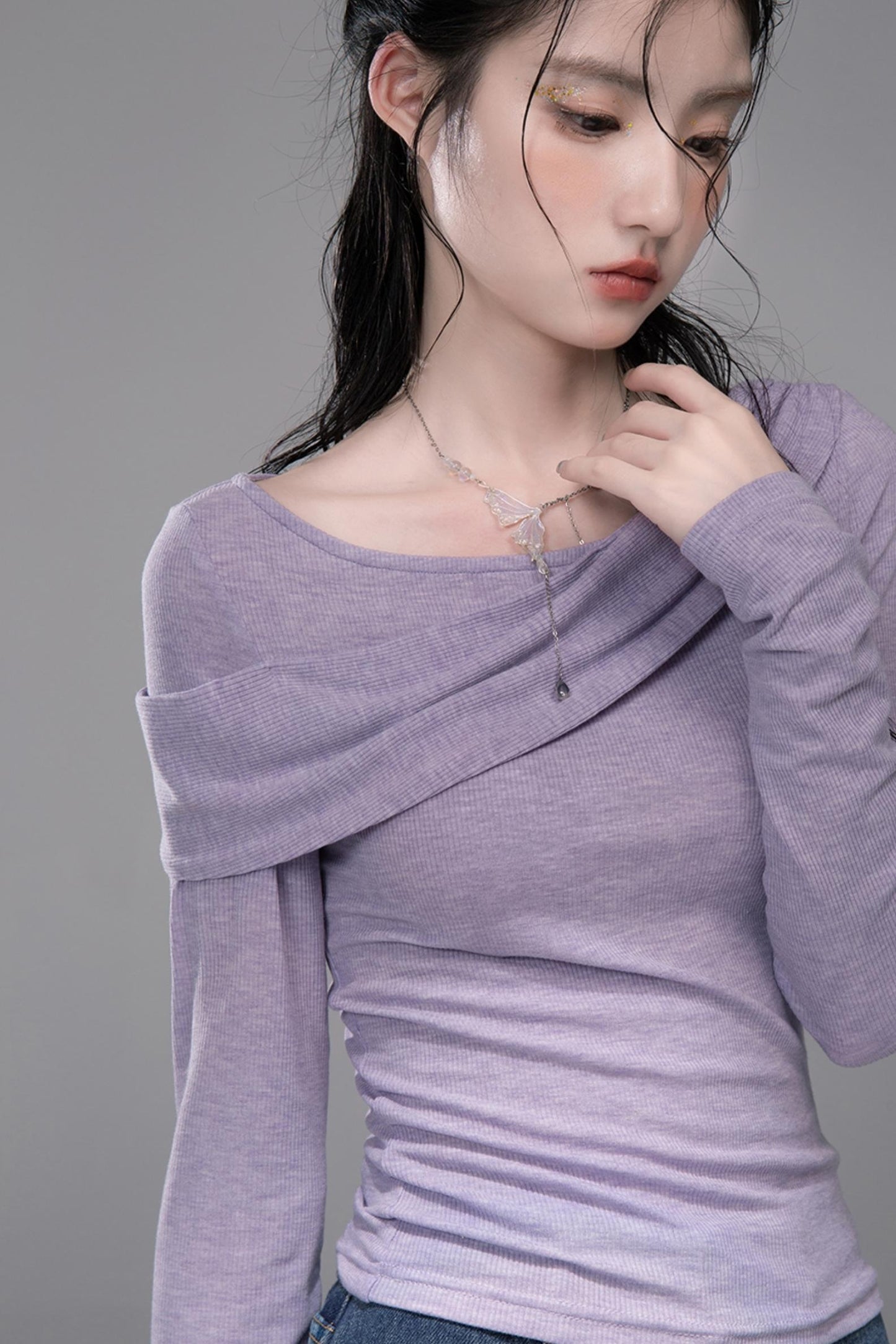 Diagonal Silhouette Long Sleeve Knit Top