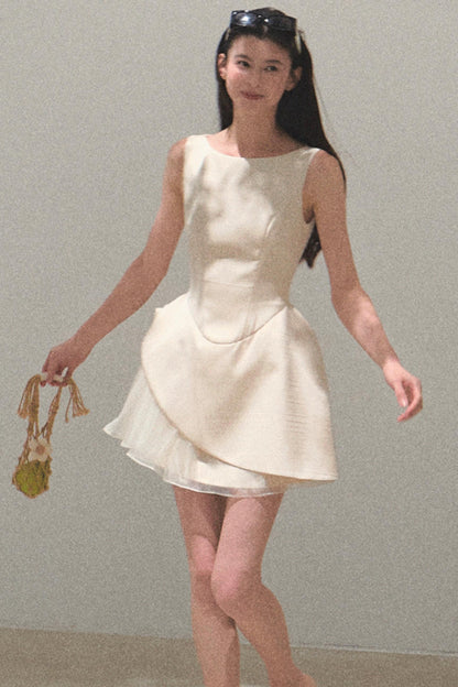 Stunning Choker-Style Saree Dress