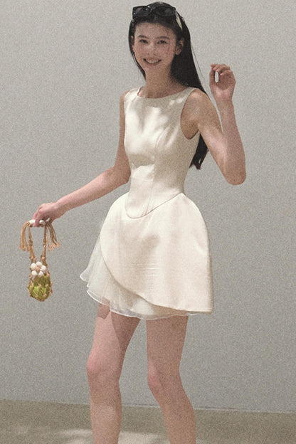 Stunning Choker-Style Saree Dress