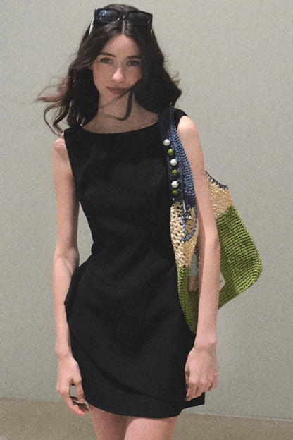 Stunning Choker-Style Saree Dress