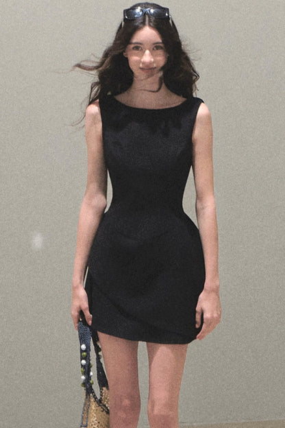 Stunning Choker-Style Saree Dress