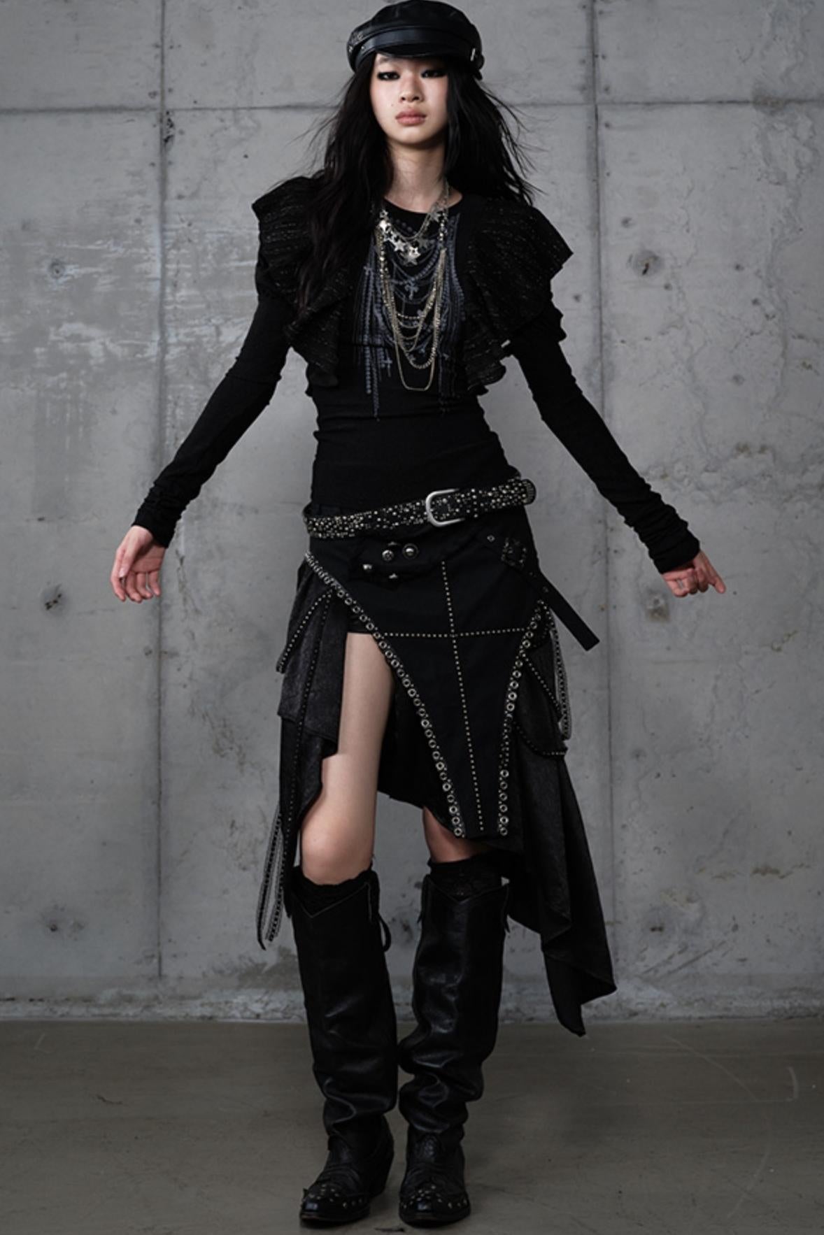 Irregular Leaky Leg Skirt