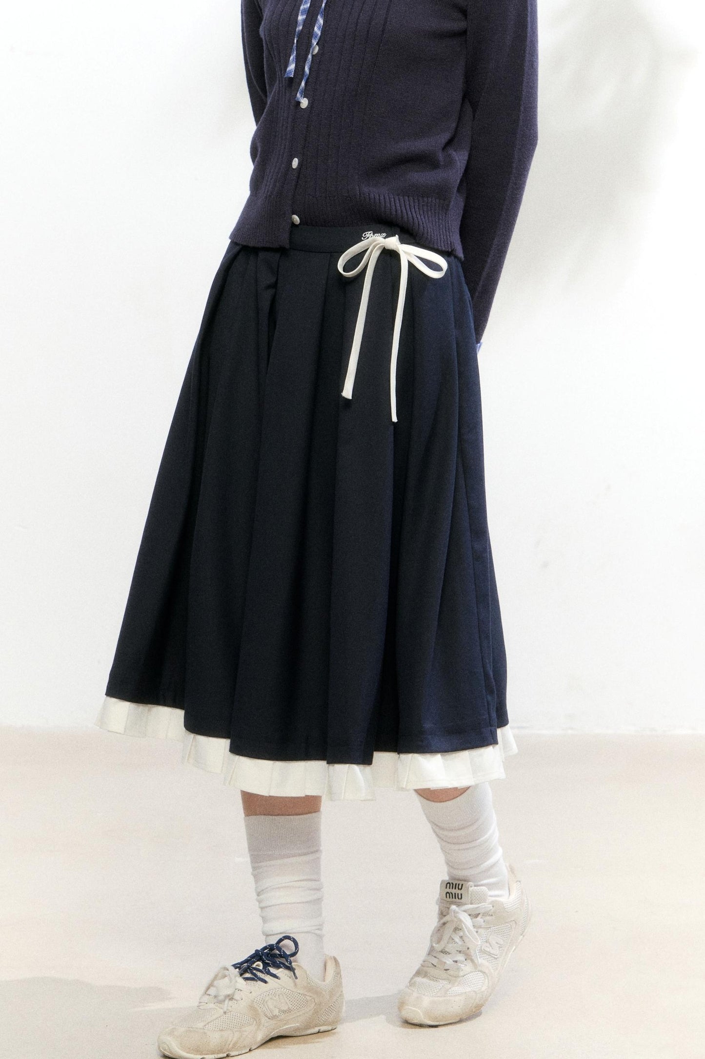 Contrast Layered Knit Pleated Skirt Set-Up