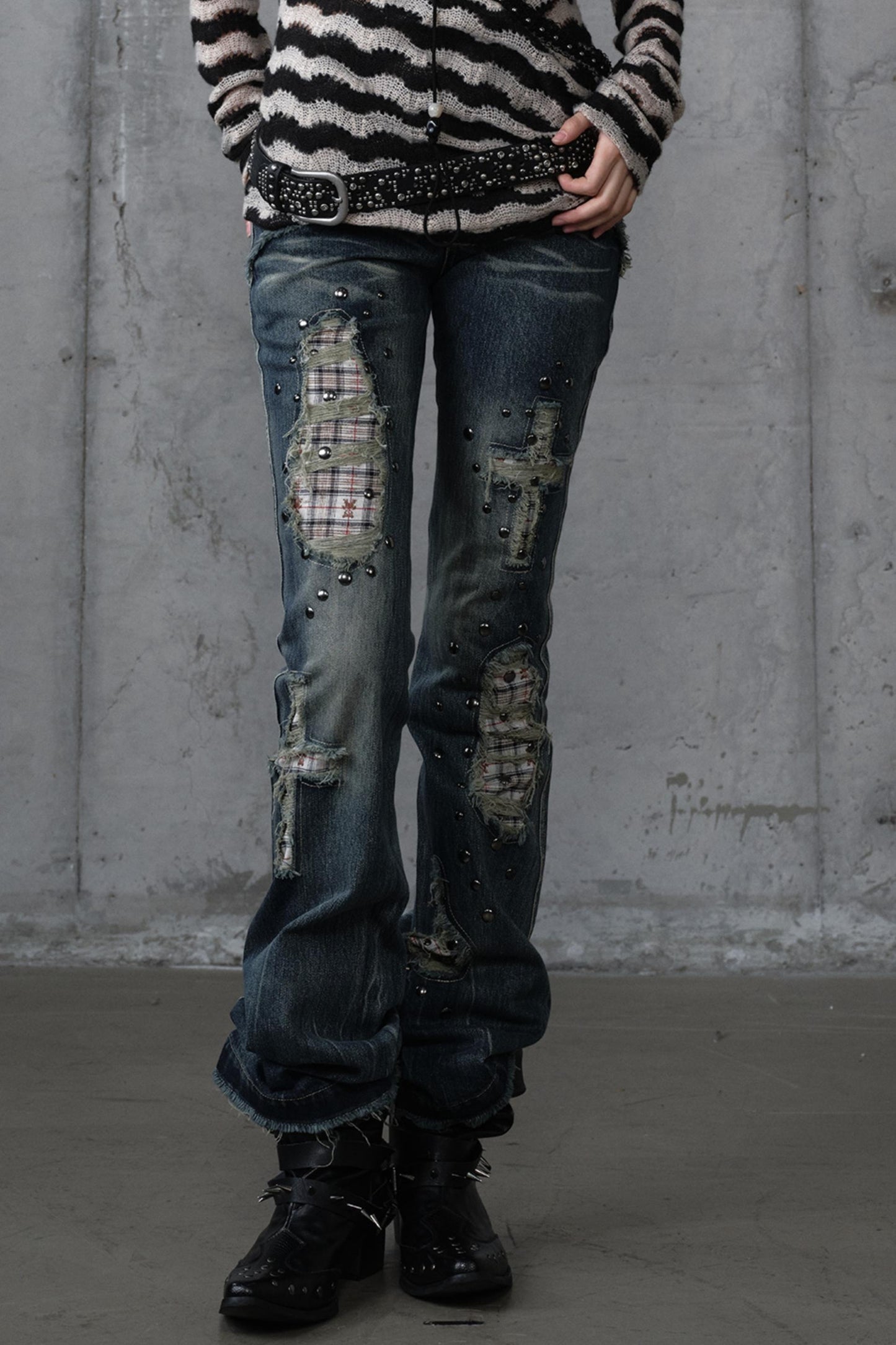 Distressed Straight Slim Jeans