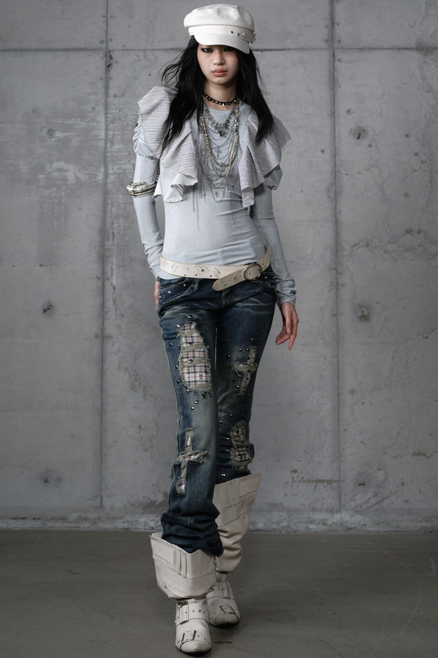 Distressed Straight Slim Jeans