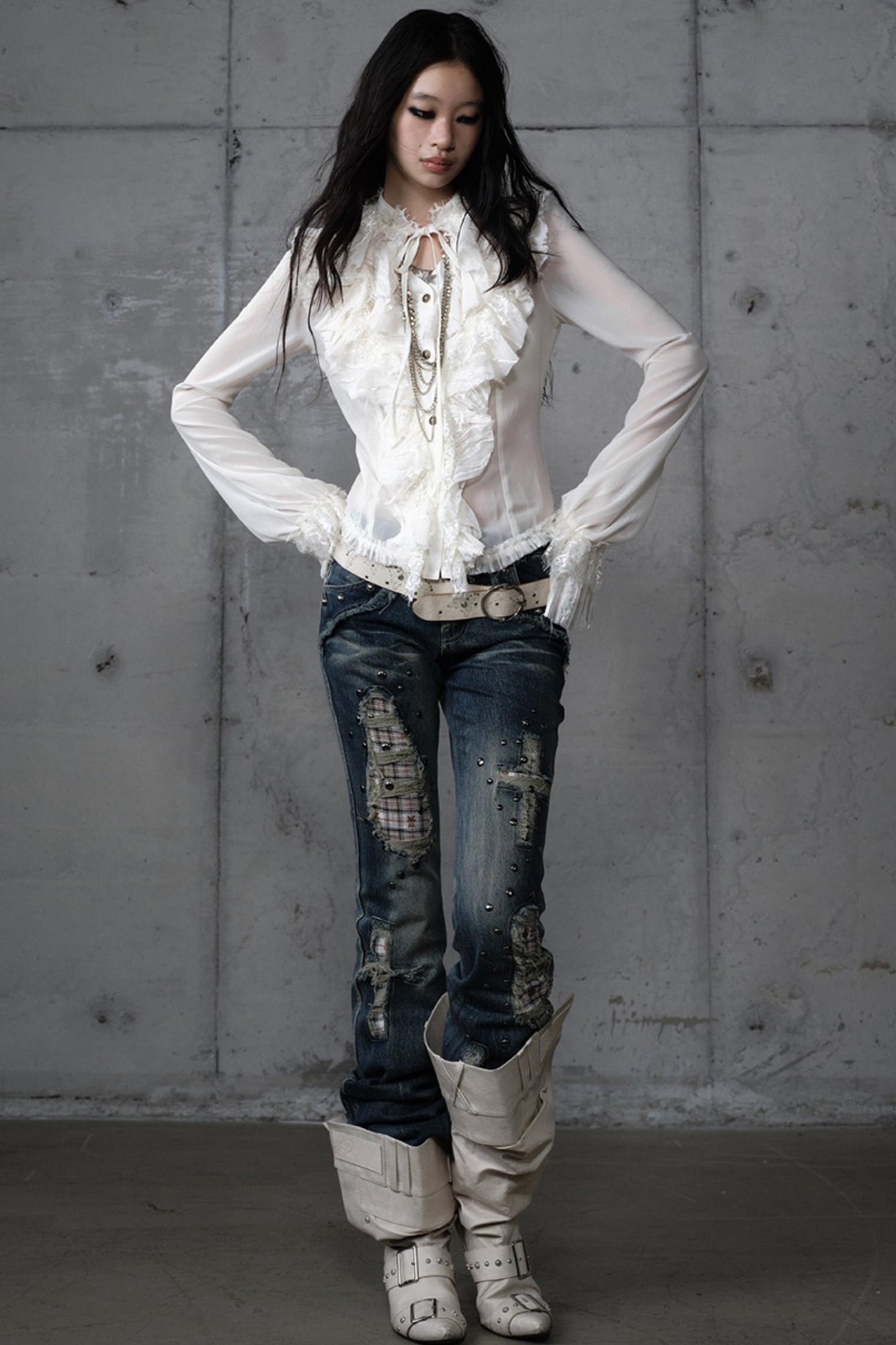 Distressed Straight Slim Jeans