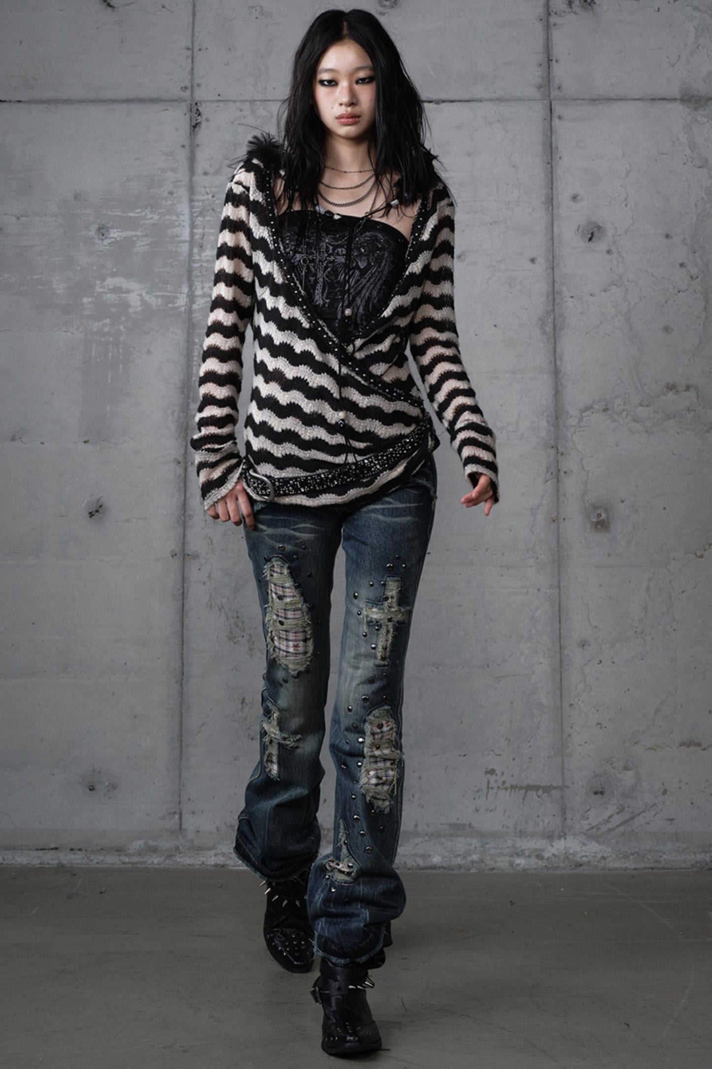 Distressed Straight Slim Jeans