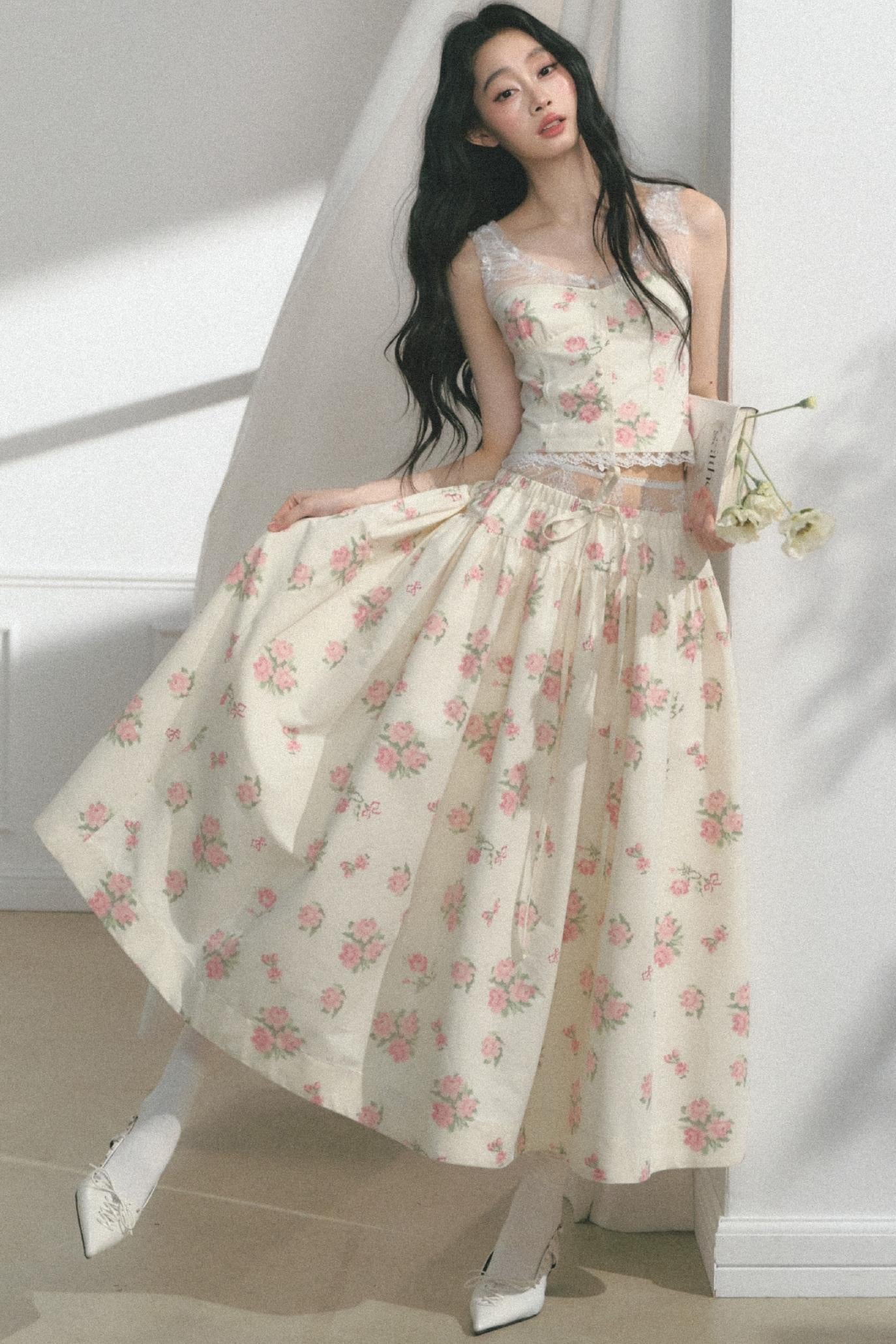 Rose Print Silk Scarf High-Waisted Chic Dress