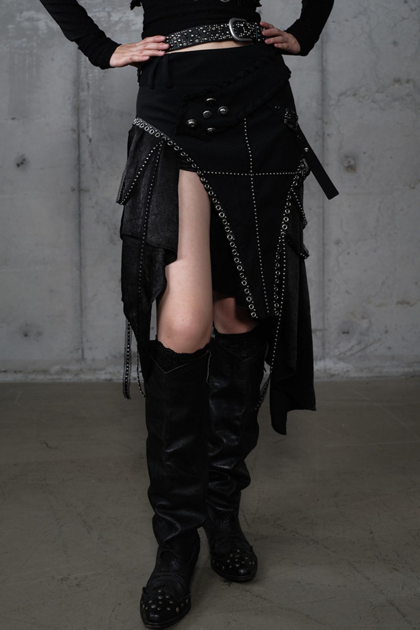 Irregular Leaky Leg Skirt