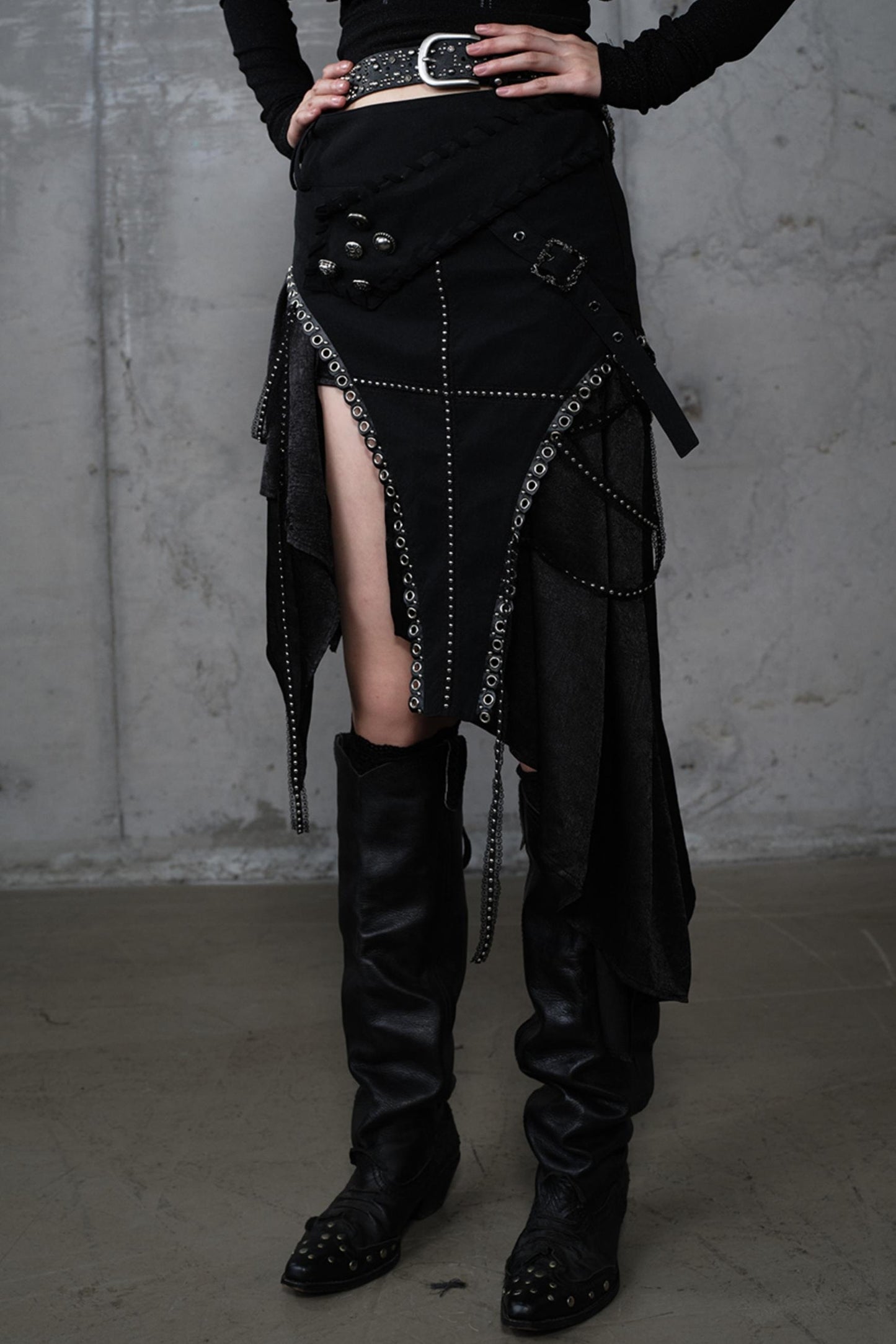 Irregular Leaky Leg Skirt