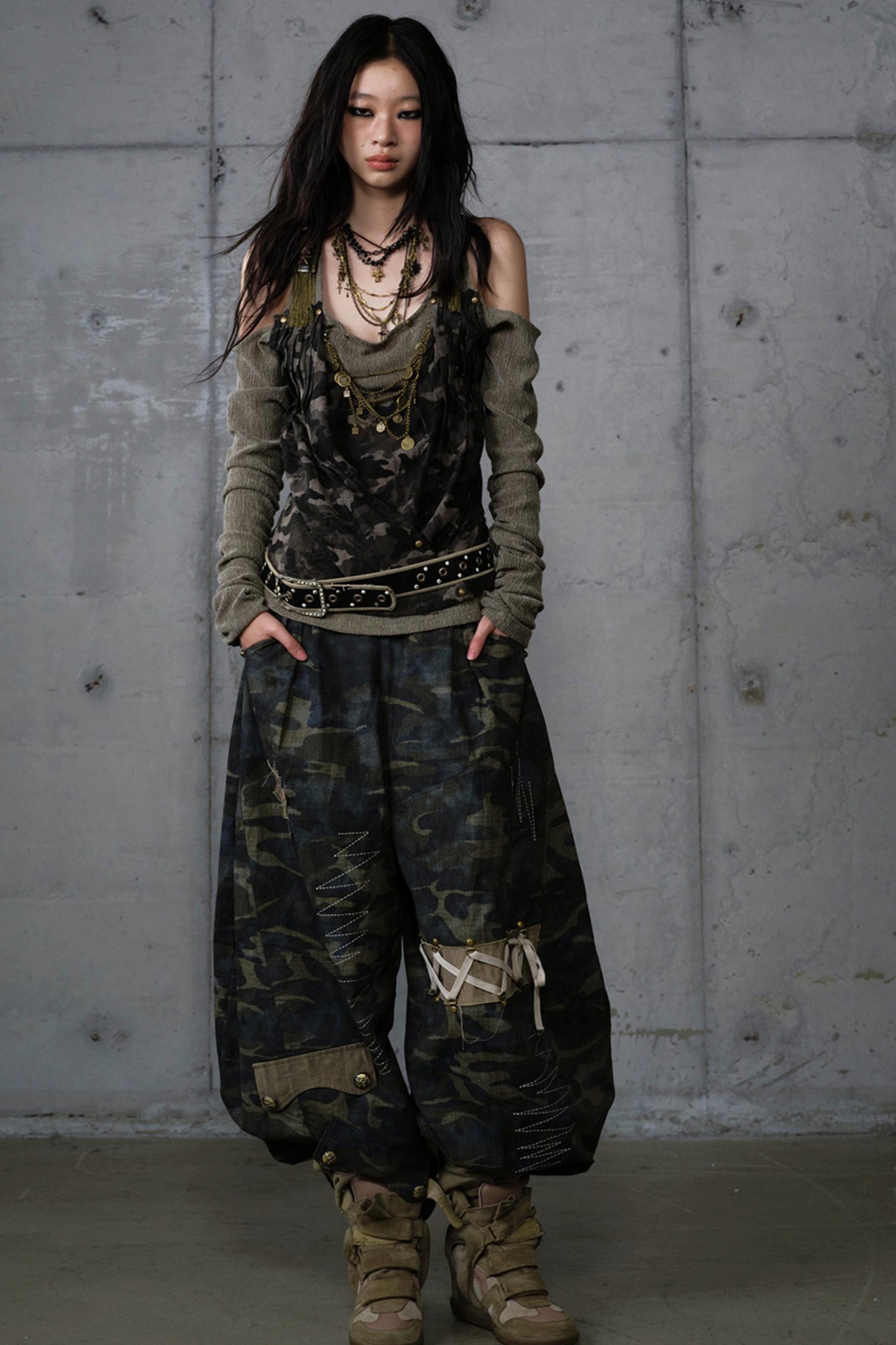 Leaky Shoulder Long Sleeve Top