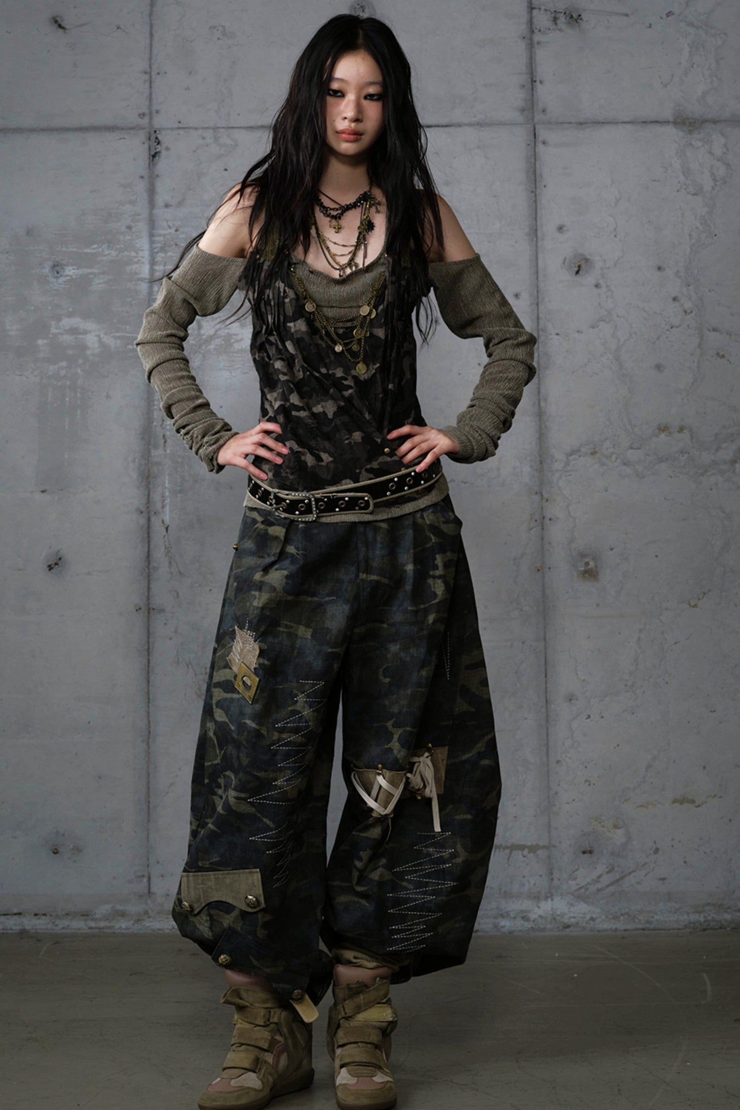 Leaky Shoulder Long Sleeve Top