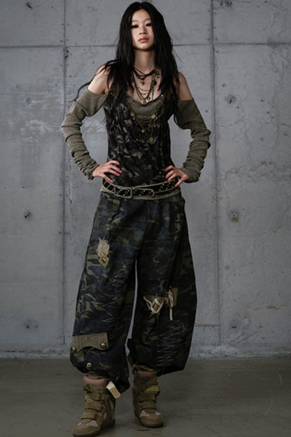 Leaky Shoulder Long Sleeve Top