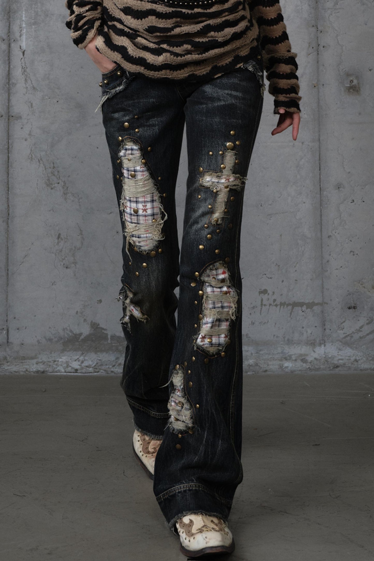 Distressed Straight Slim Jeans