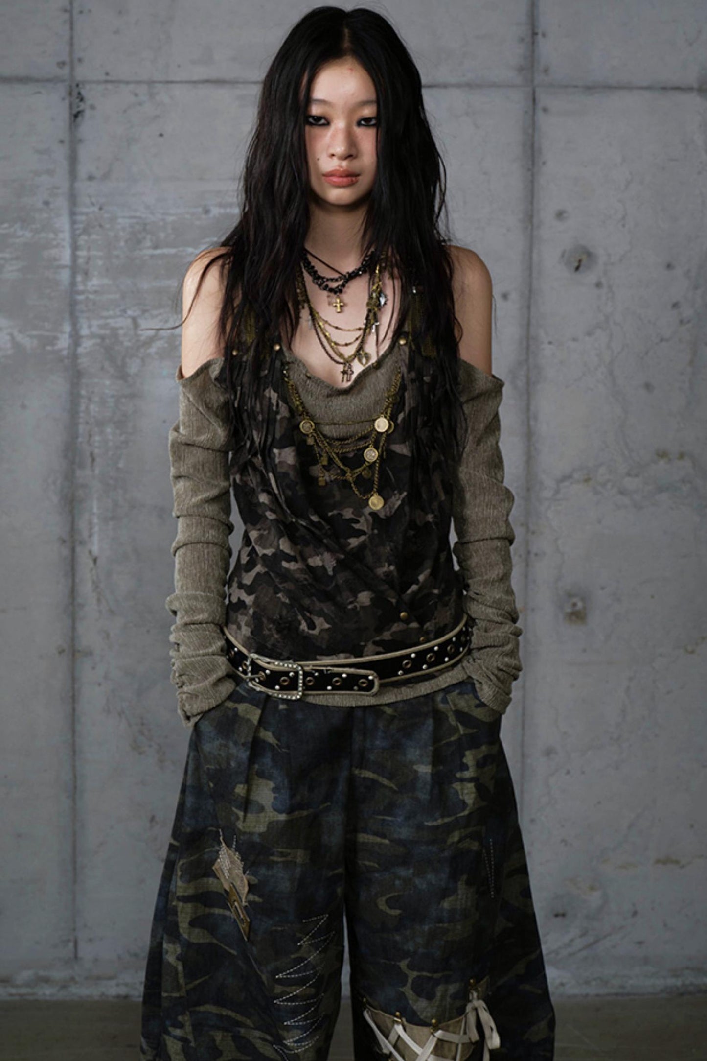 Leaky Shoulder Long Sleeve Top