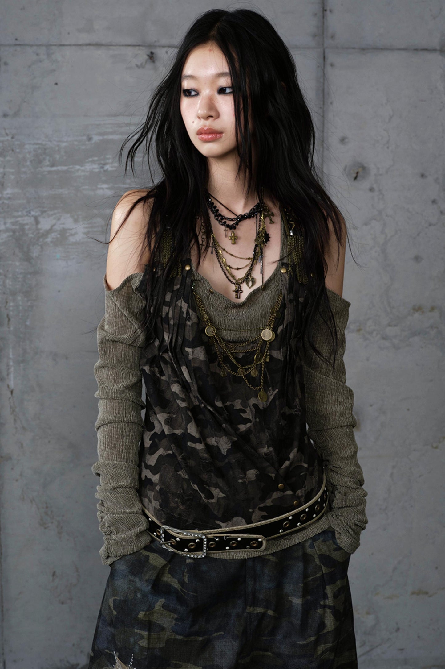 Leaky Shoulder Long Sleeve Top