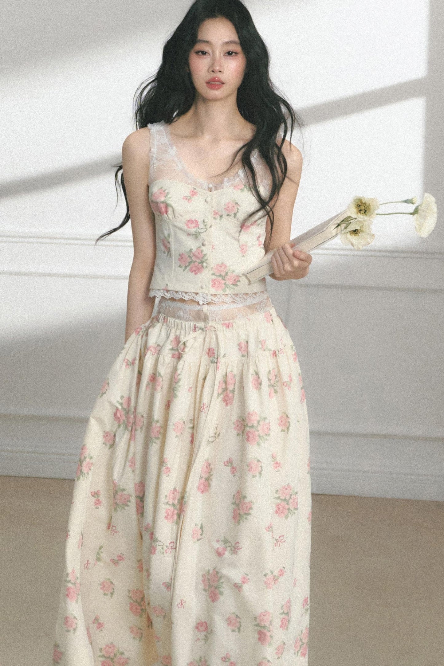 Rose Print Silk Scarf High-Waisted Chic Dress