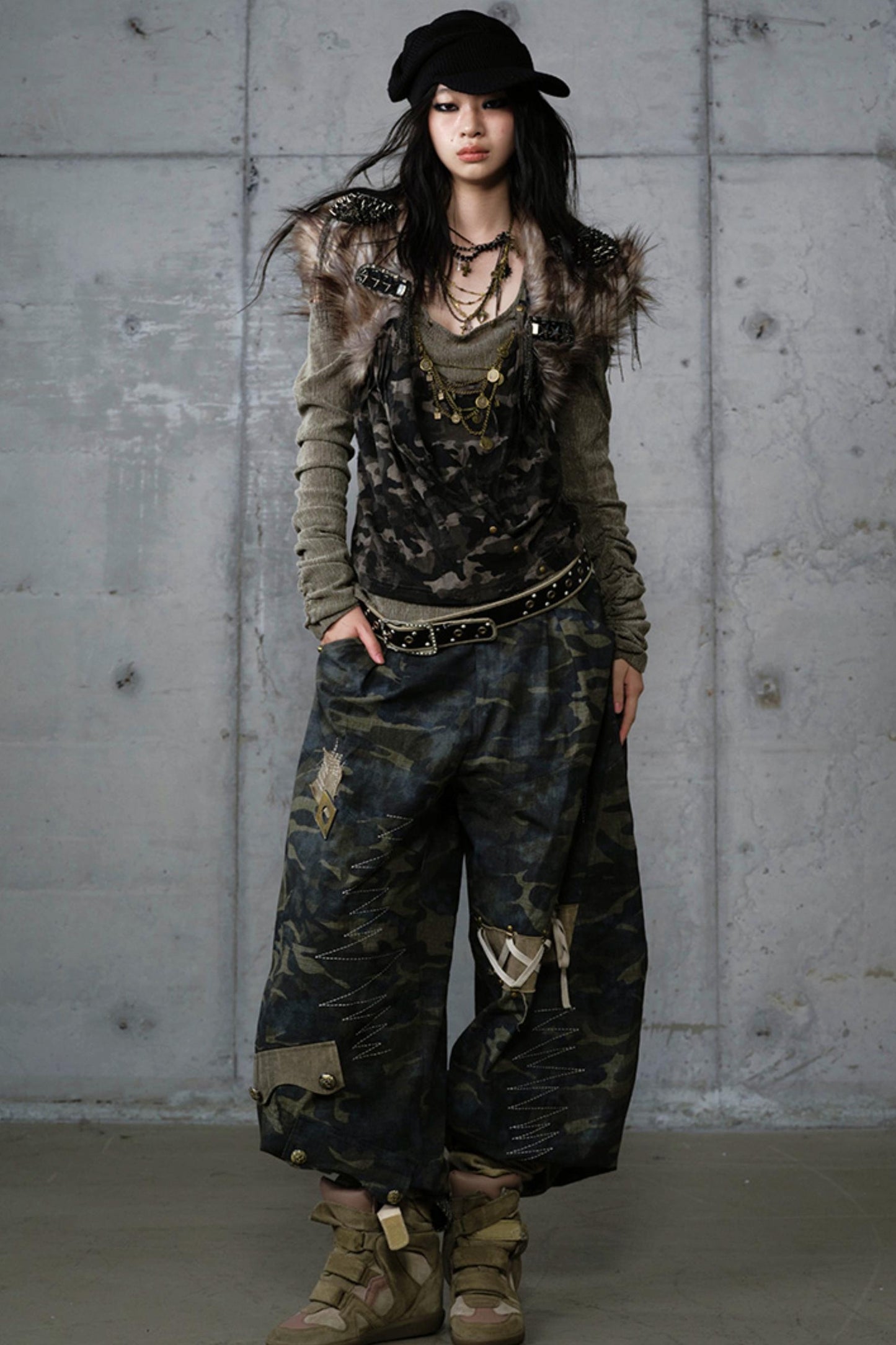 Leaky Shoulder Long Sleeve Top