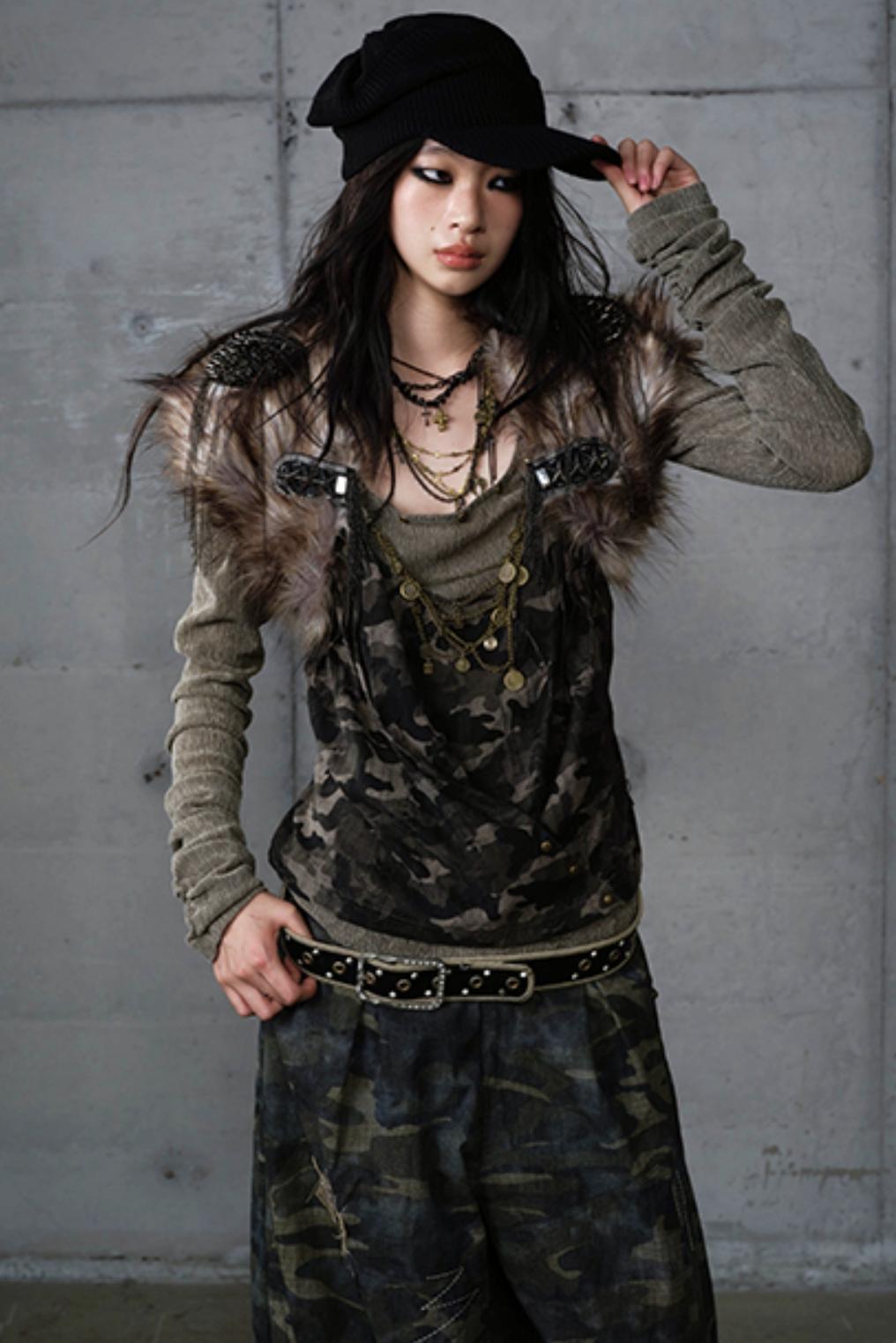 Leaky Shoulder Long Sleeve Top