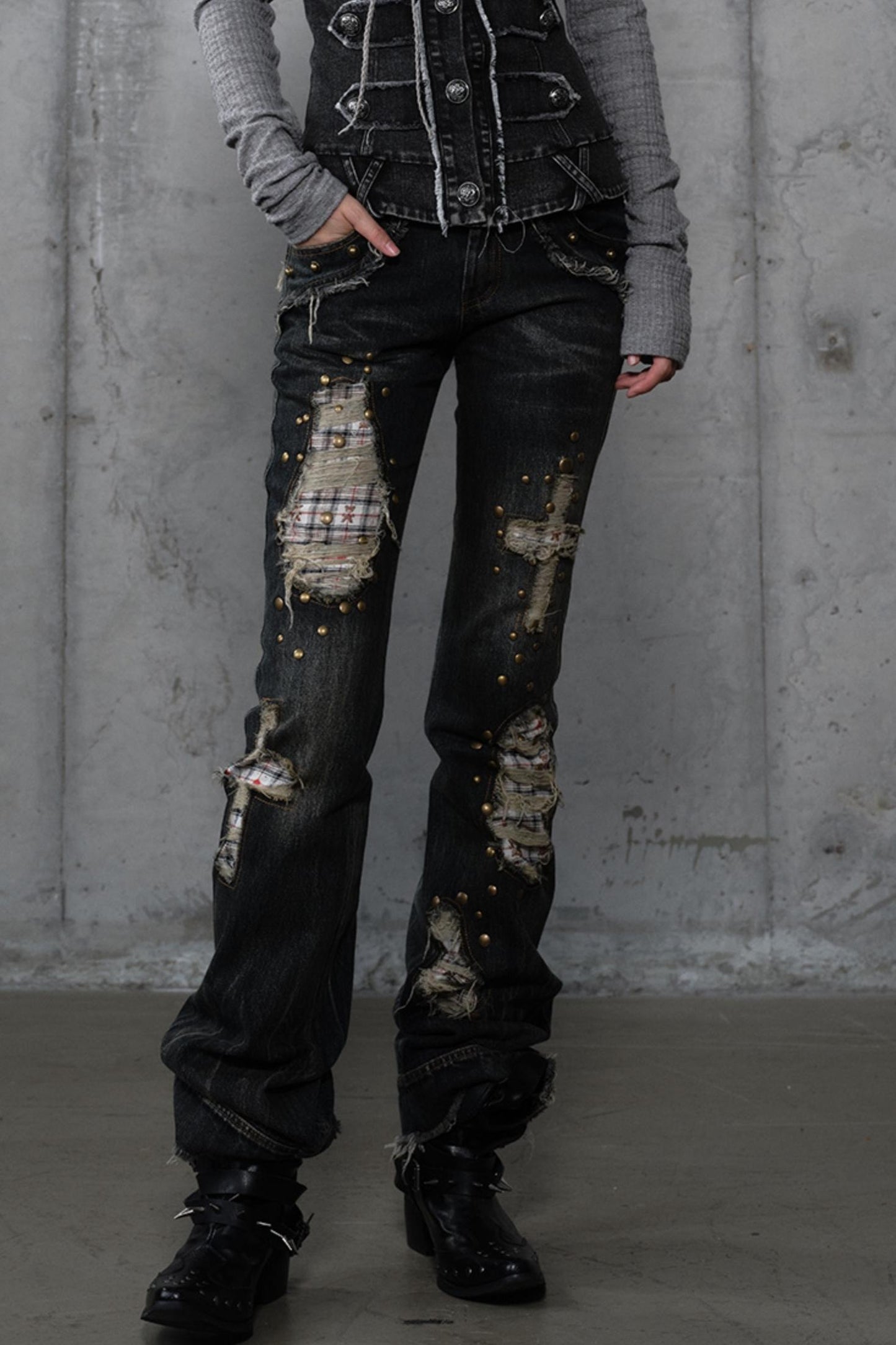 Distressed Straight Slim Jeans
